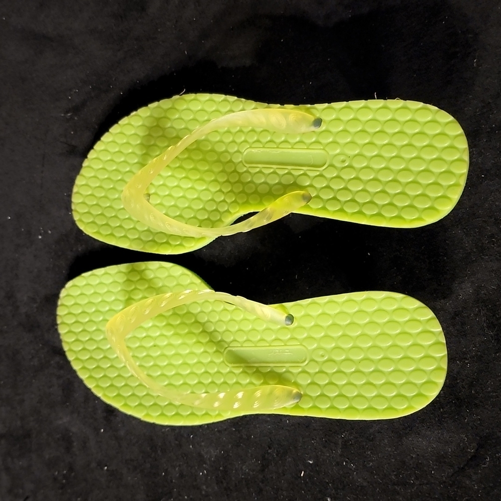 Rubber /Durable Plastic material Ladies Sandals / Water wearable
